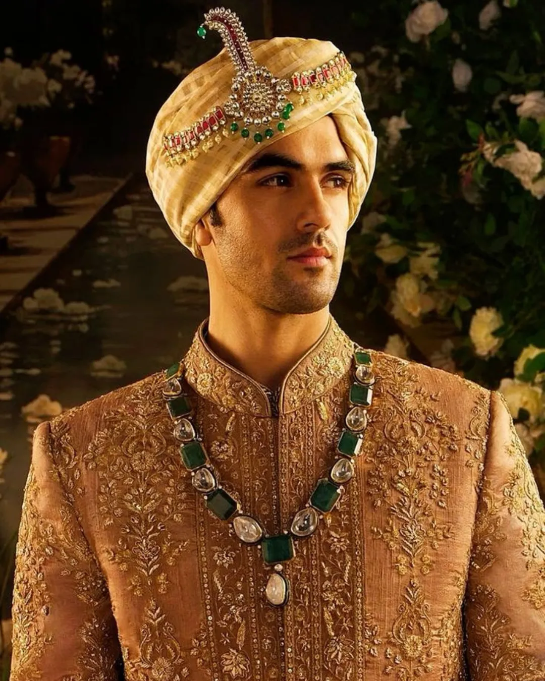 Royal Safa & Turban Design 5 by Ronak Dave